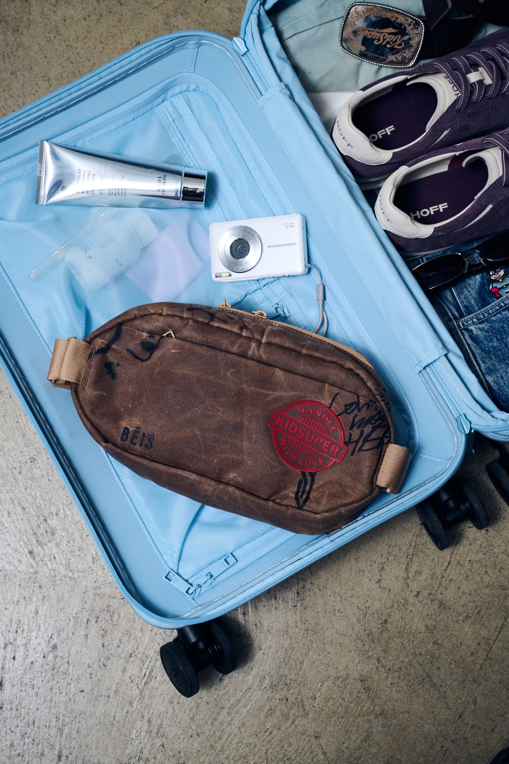 BÉIS x KidSuper The Pro Travel Crossbody in Cargo - Image 5
