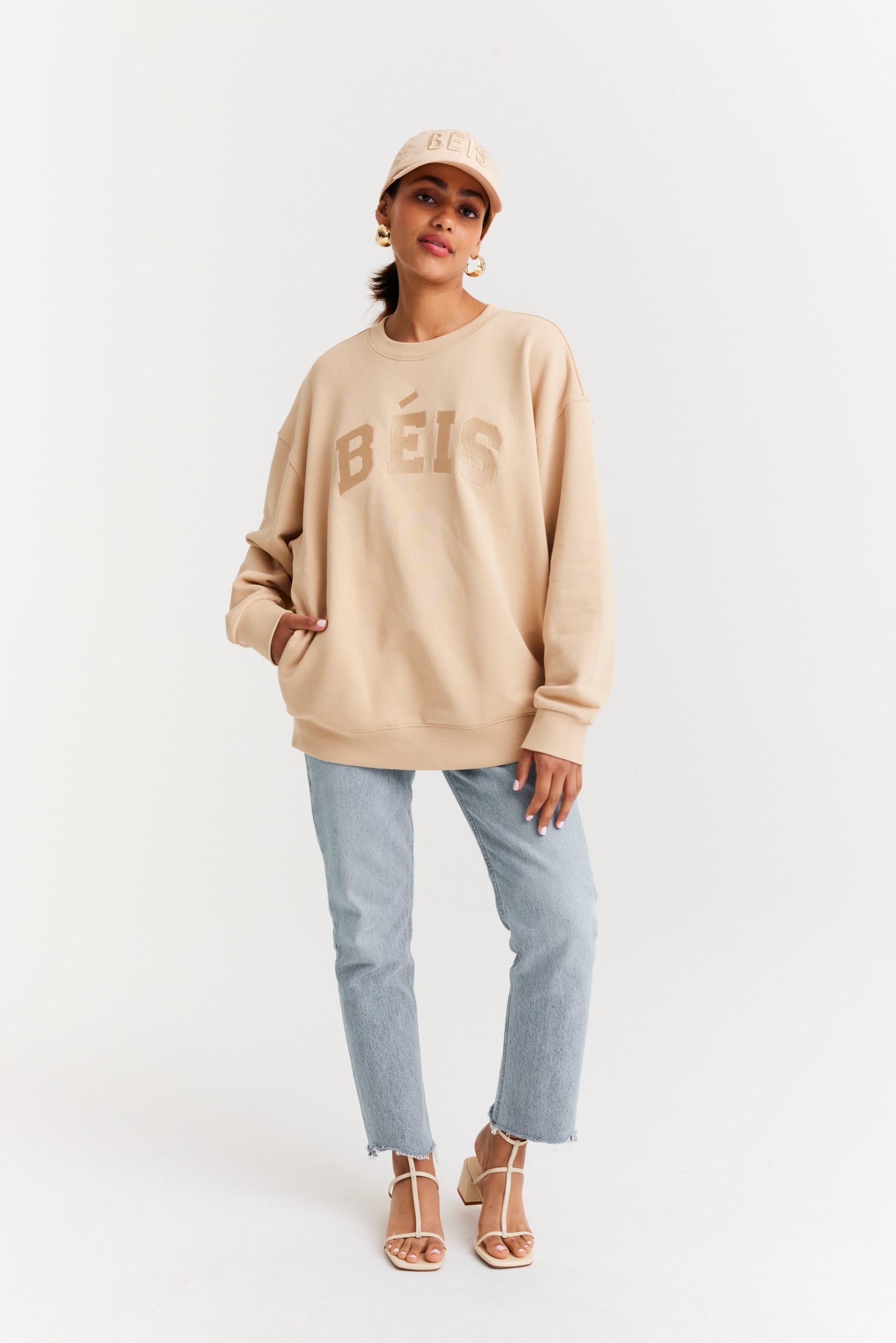 The Sweatshirt in Beige - Image 8