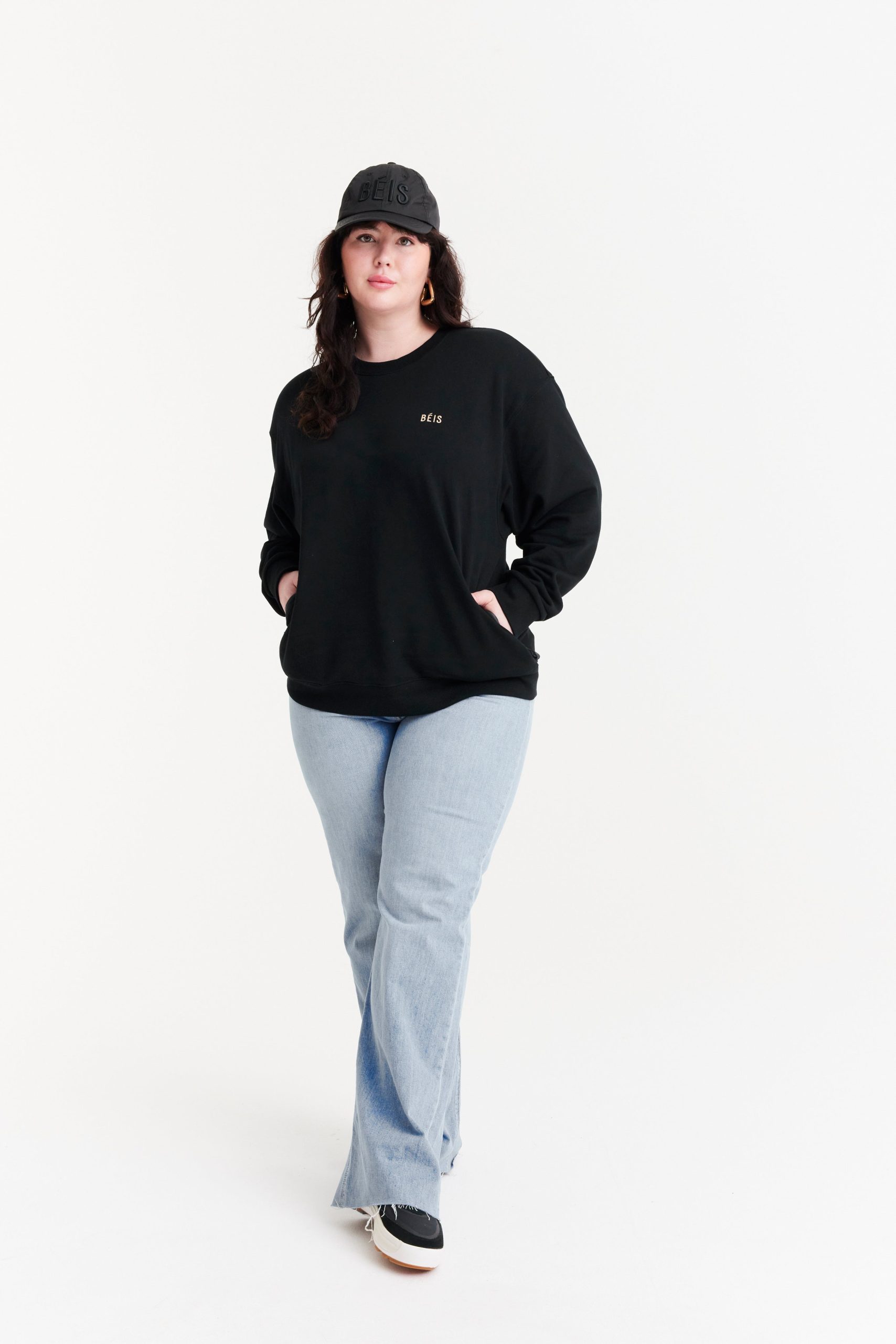 The Sweatshirt in Black - Image 8
