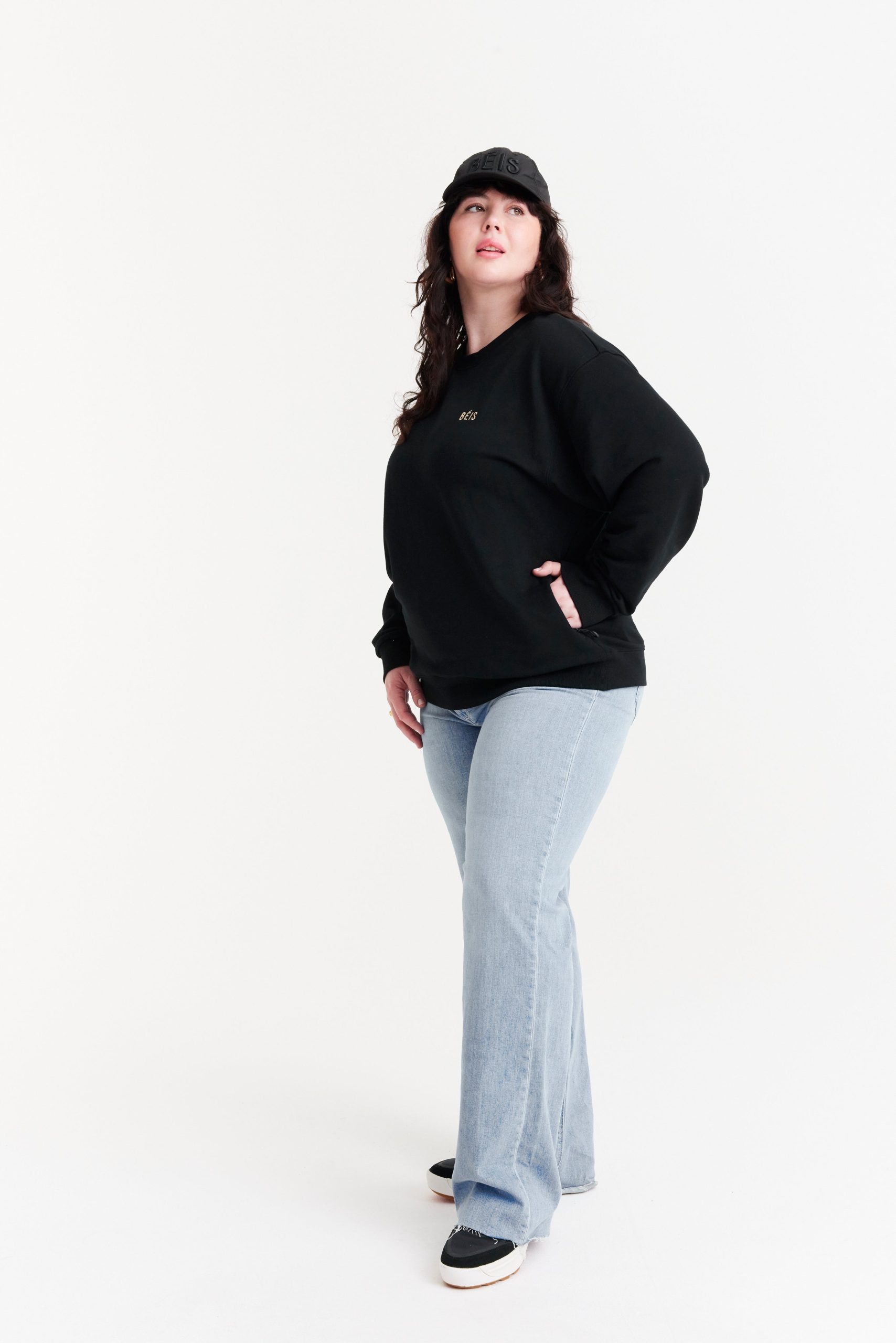 The Sweatshirt in Black - Image 9