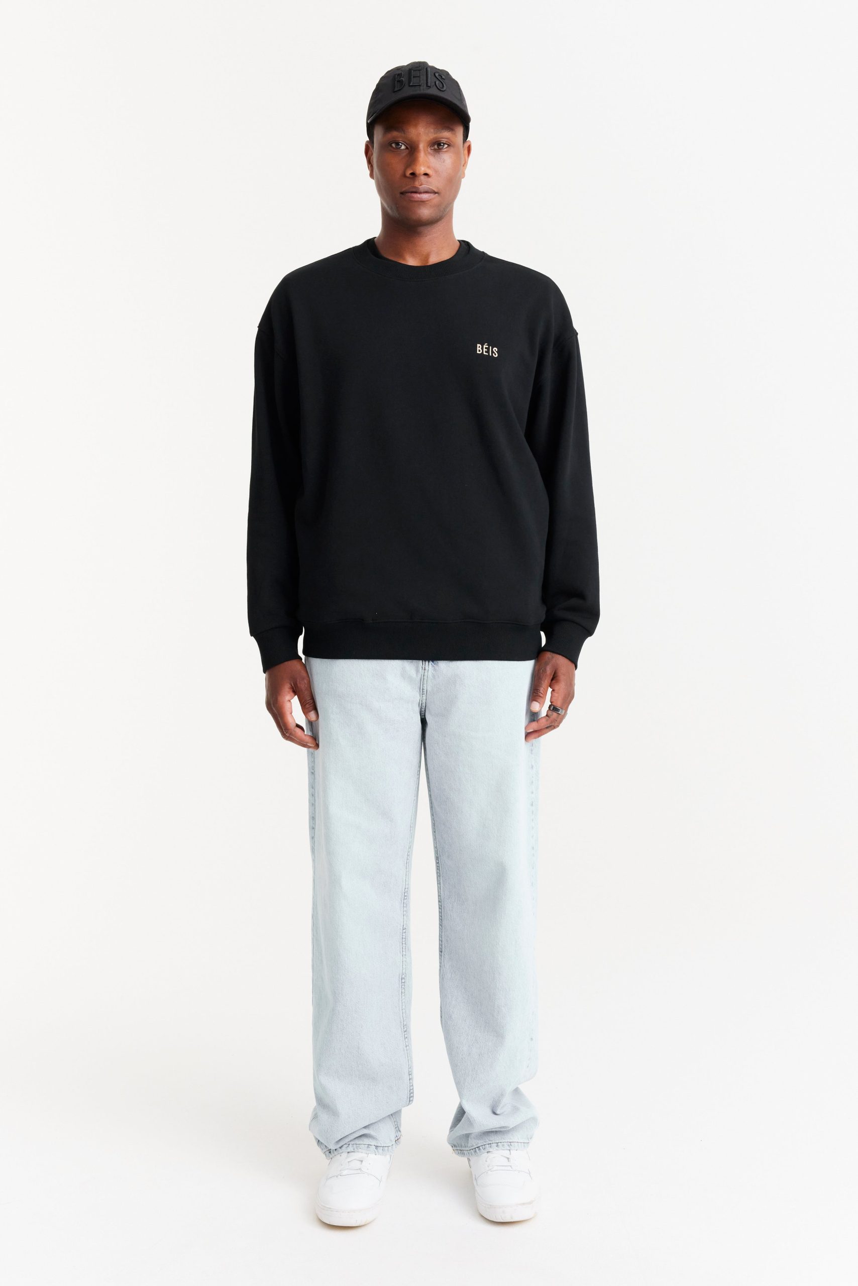 The Sweatshirt in Black - Image 2