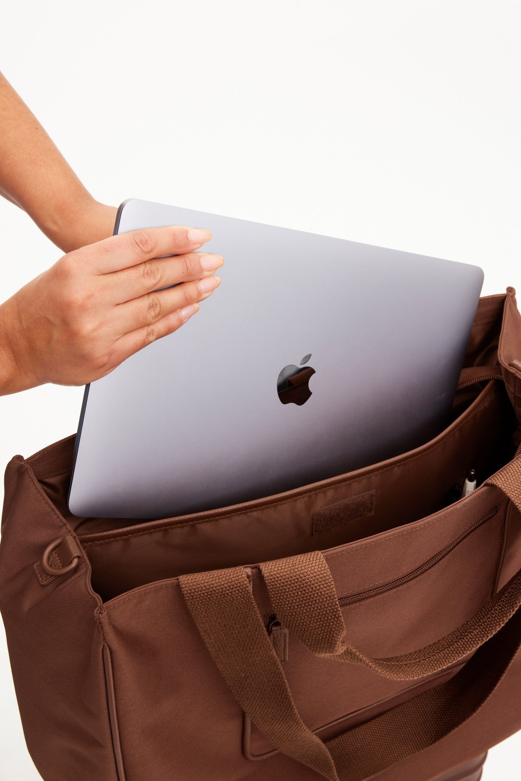 The East To West Tote in Maple - Image 12