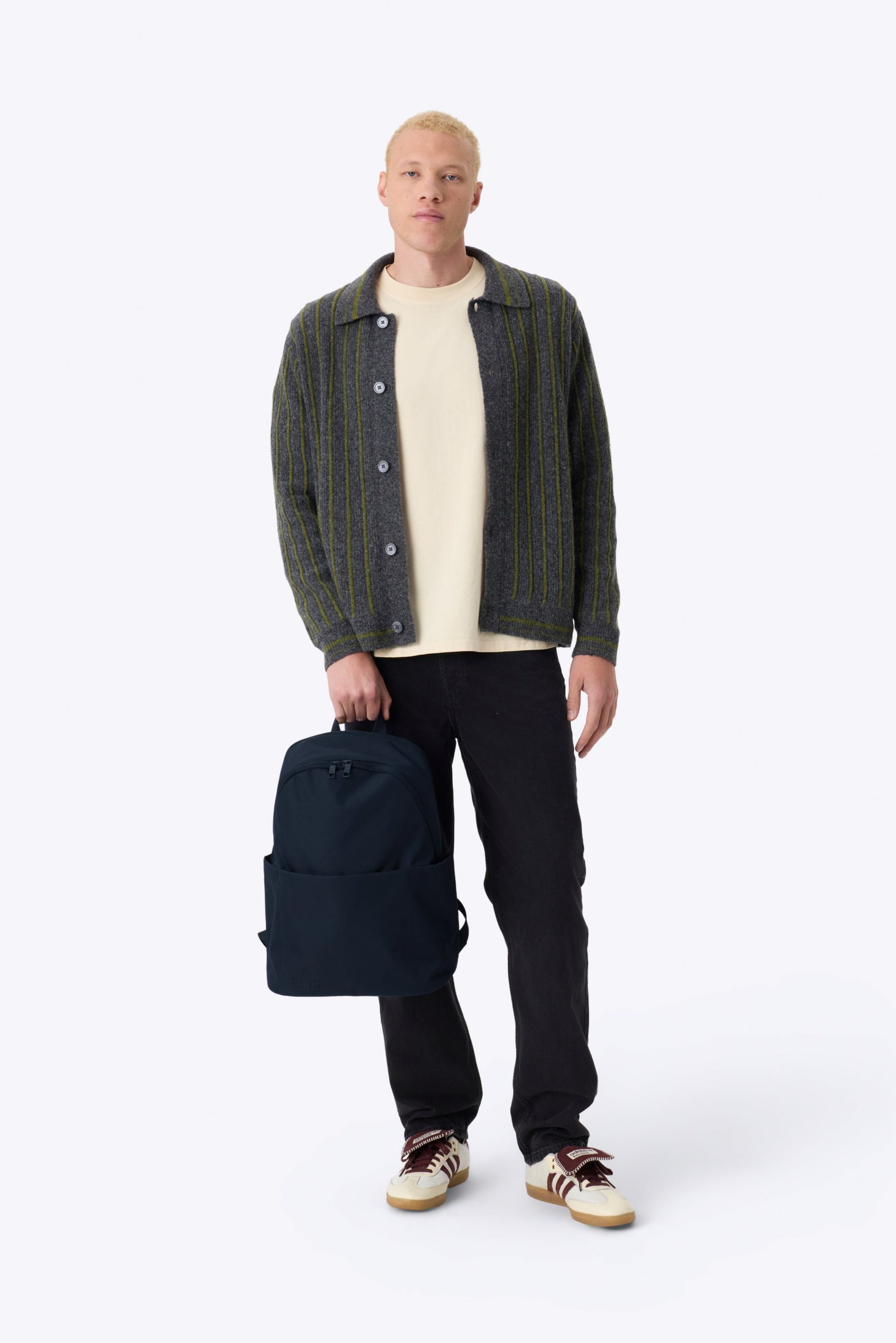 The Classic Backpack in Navy - Image 5