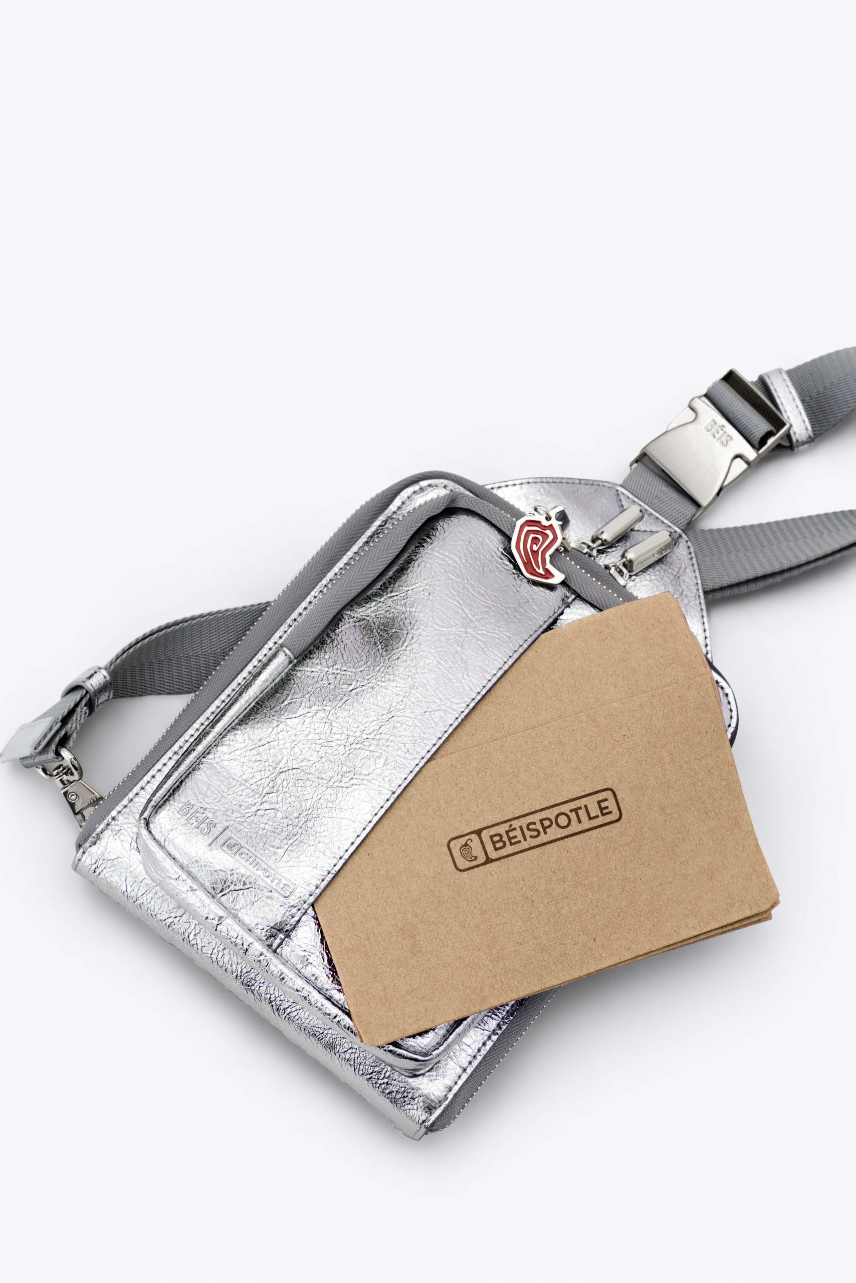 BÉIS x Chipotle The Napkin Sling in Foil - Image 6