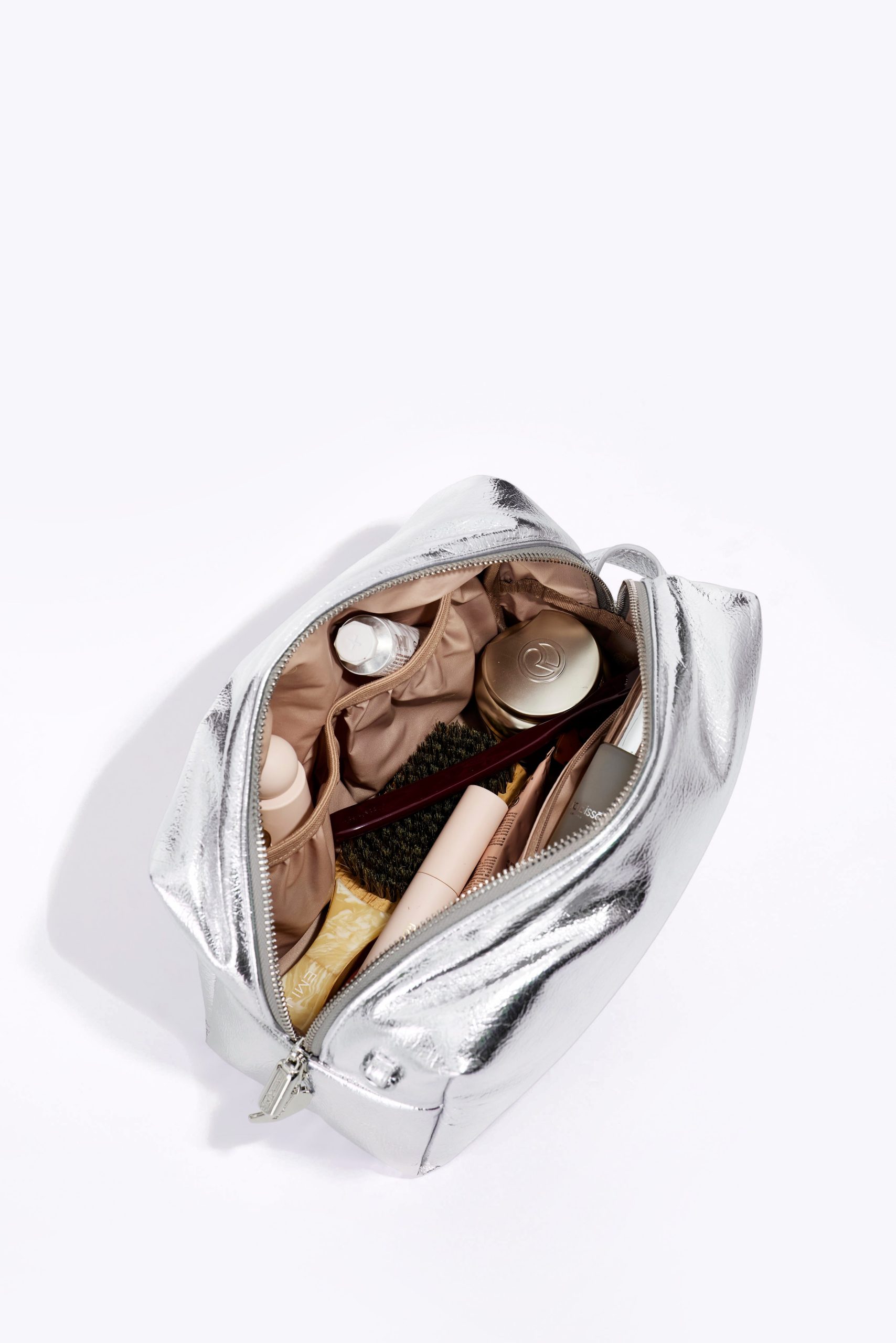 BÉIS x Chipotle The Burrito Pouch Set in Foil - Image 5