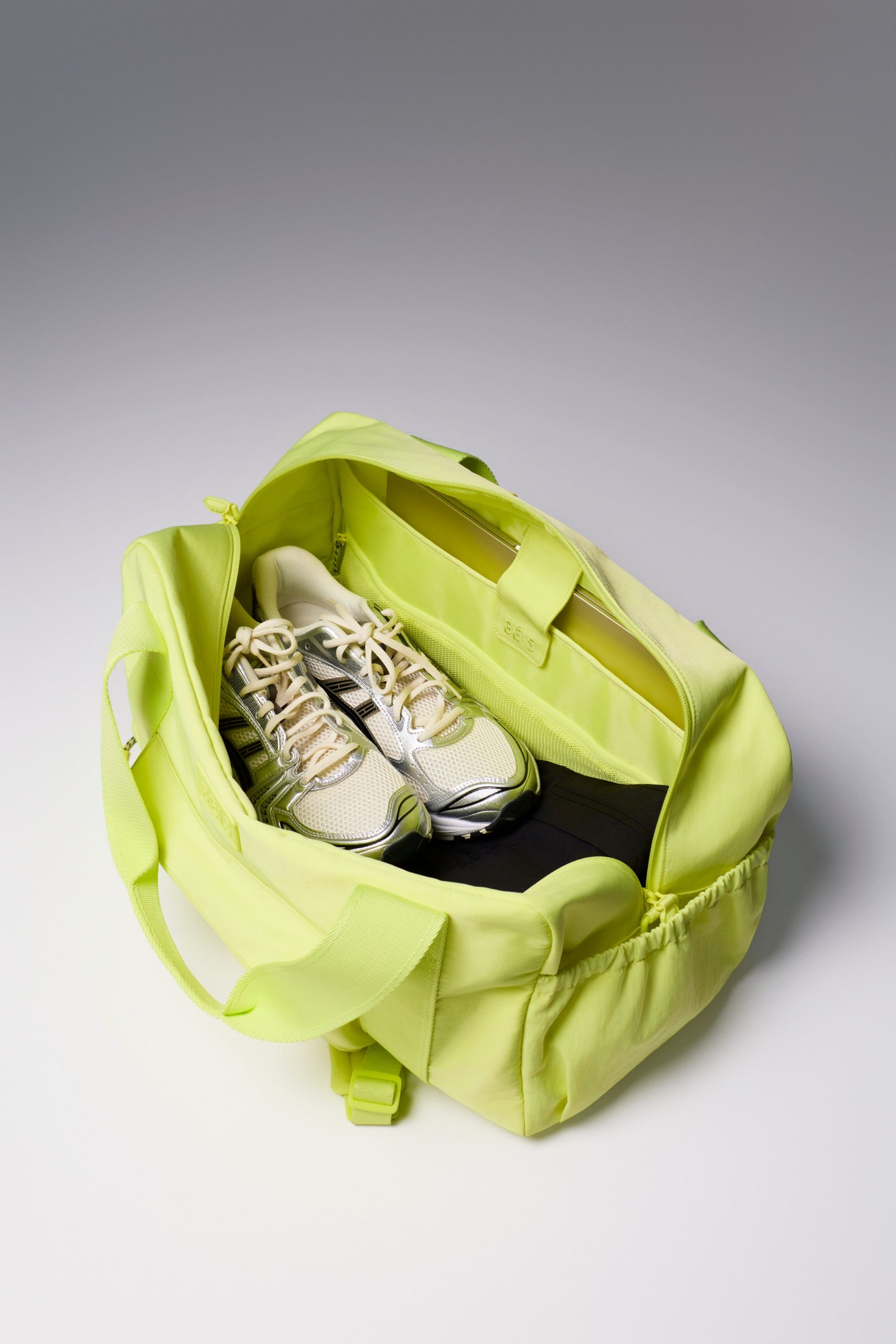 The Sport Duffle Backpack in Limone - Image 3