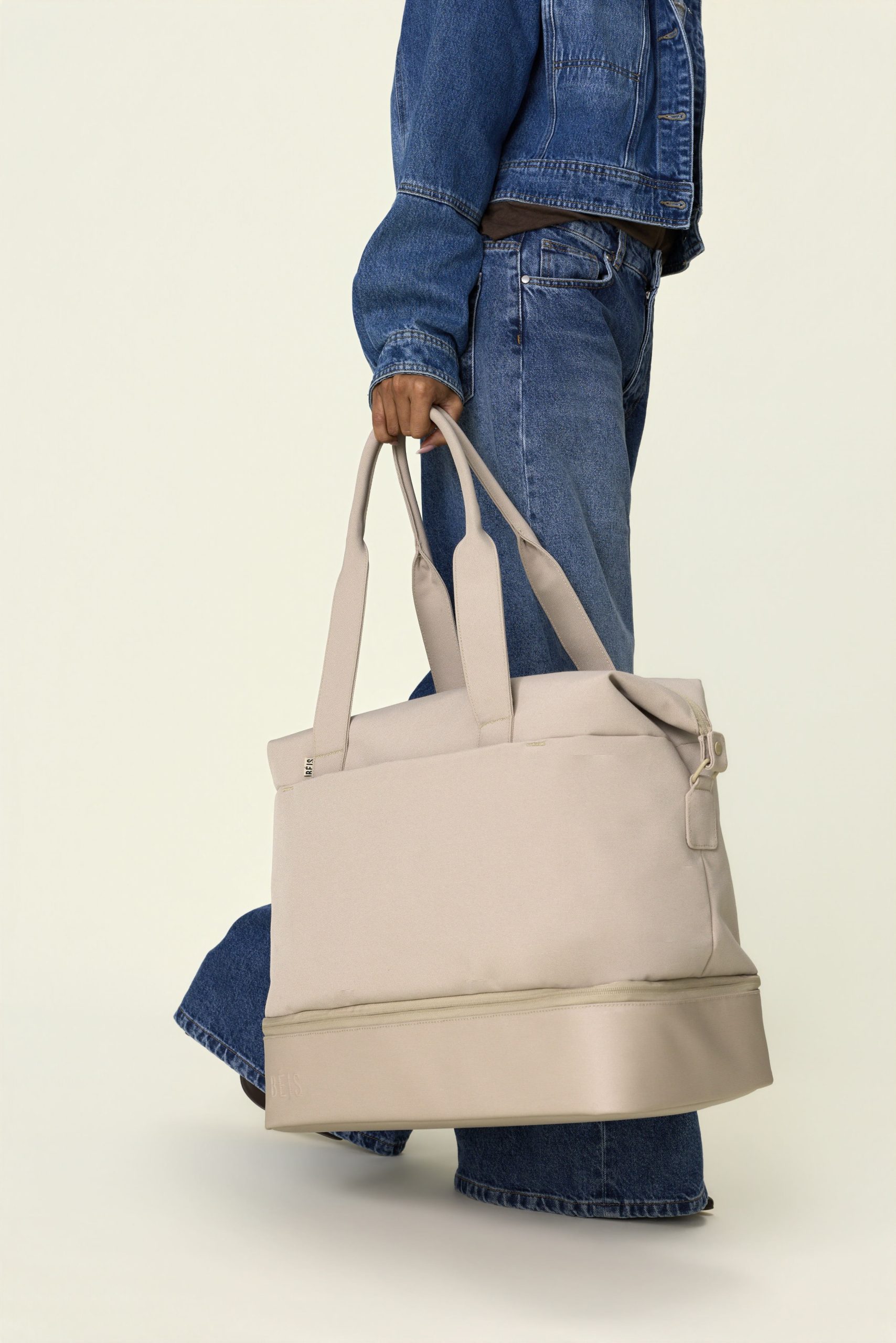 The Weekender in Beige - Image 4