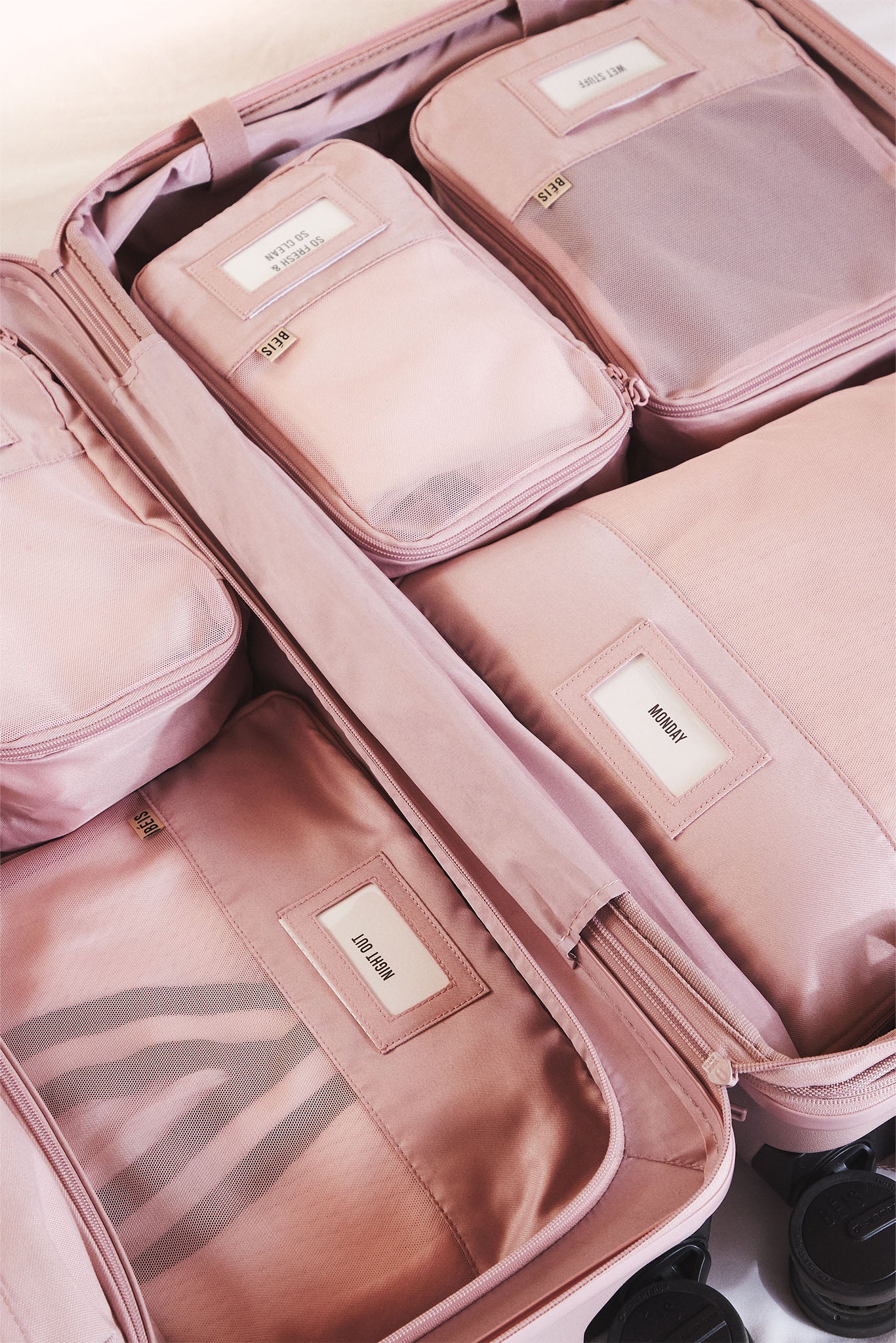 The Compression Packing Cubes 6 pc in Atlas Pink - Image 7