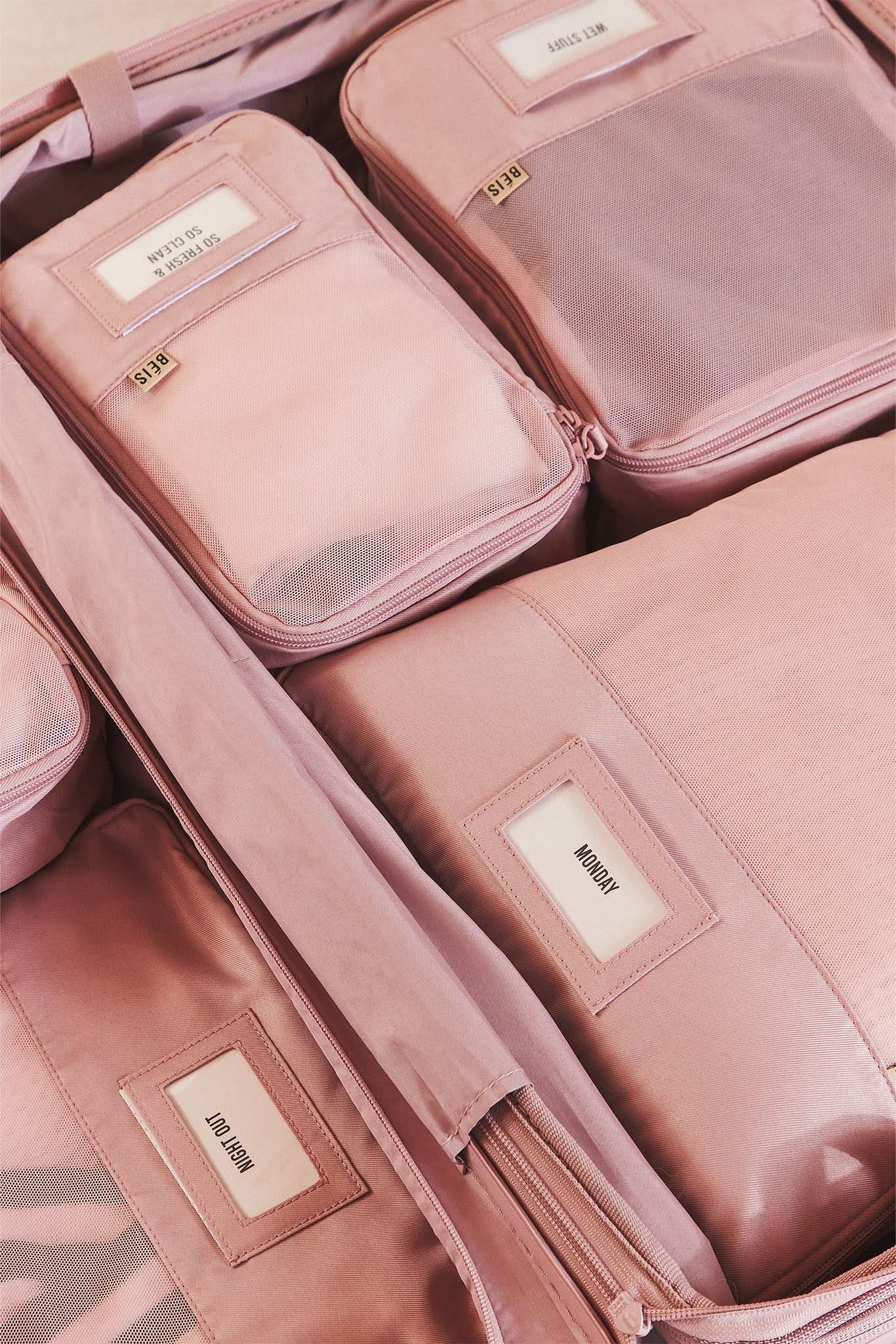 The Compression Packing Cubes 4 pc in Atlas Pink - Image 7