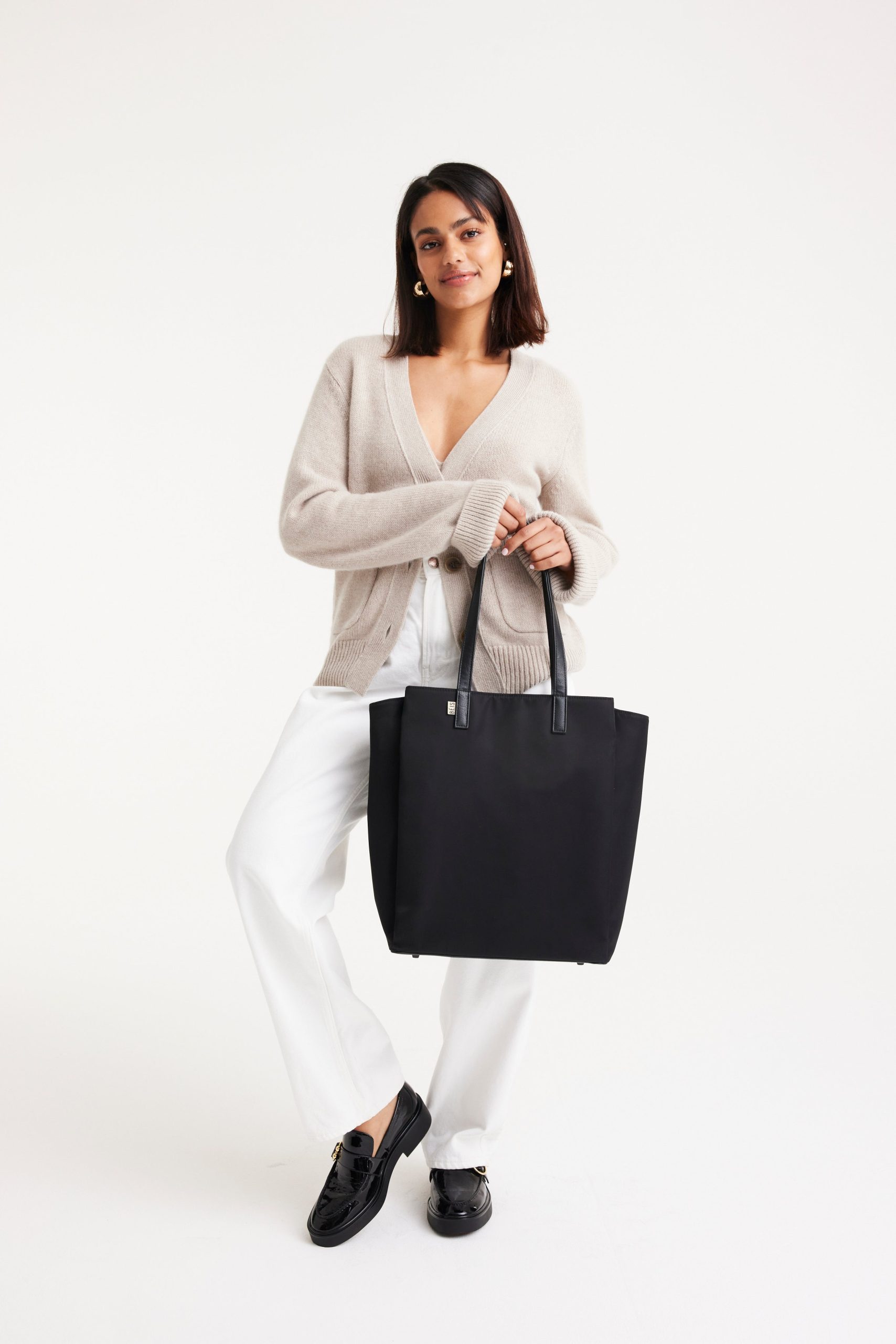 The Commuter Tote in Black - Image 15