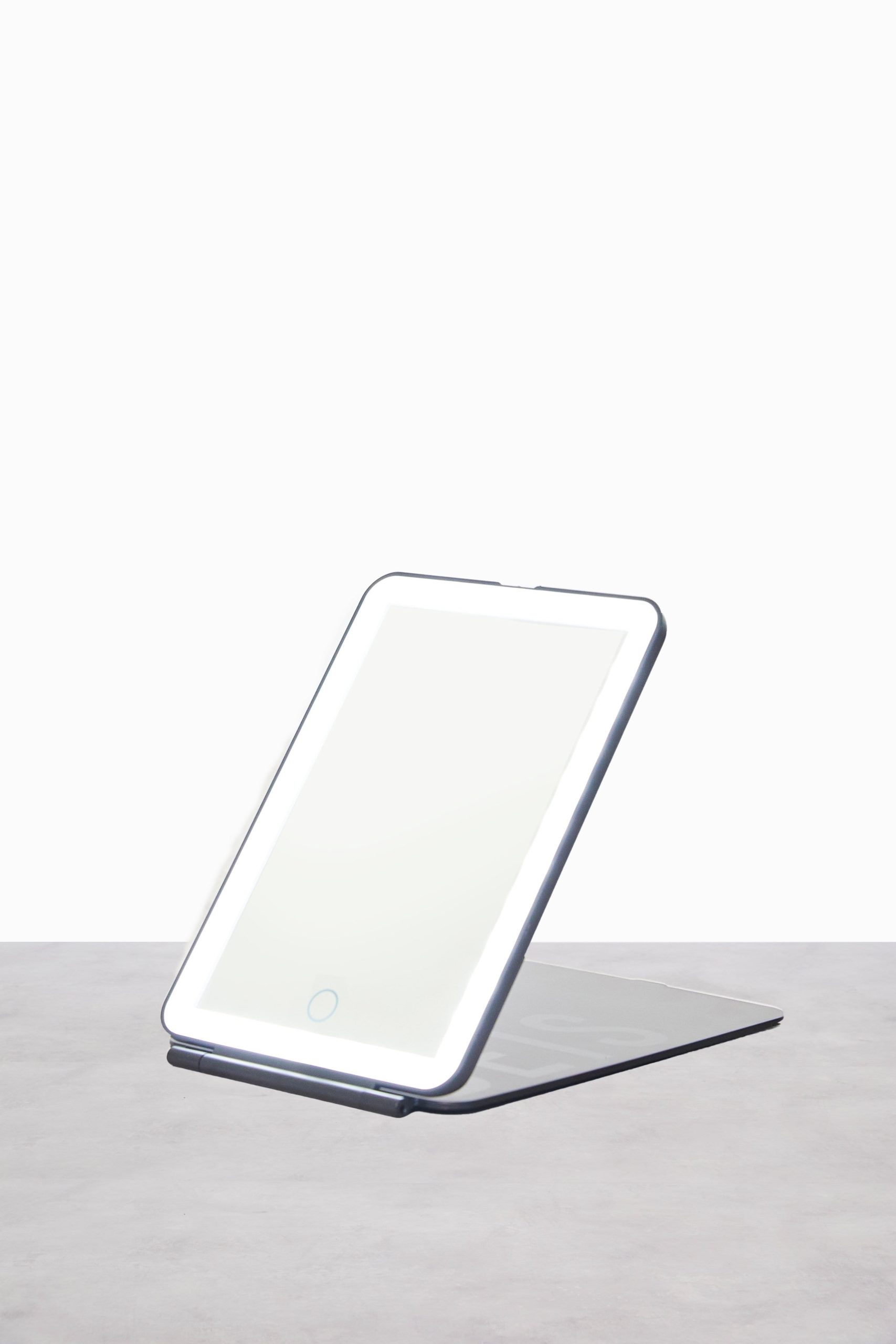 The Light-Up Travel Mirror in Black - Image 4