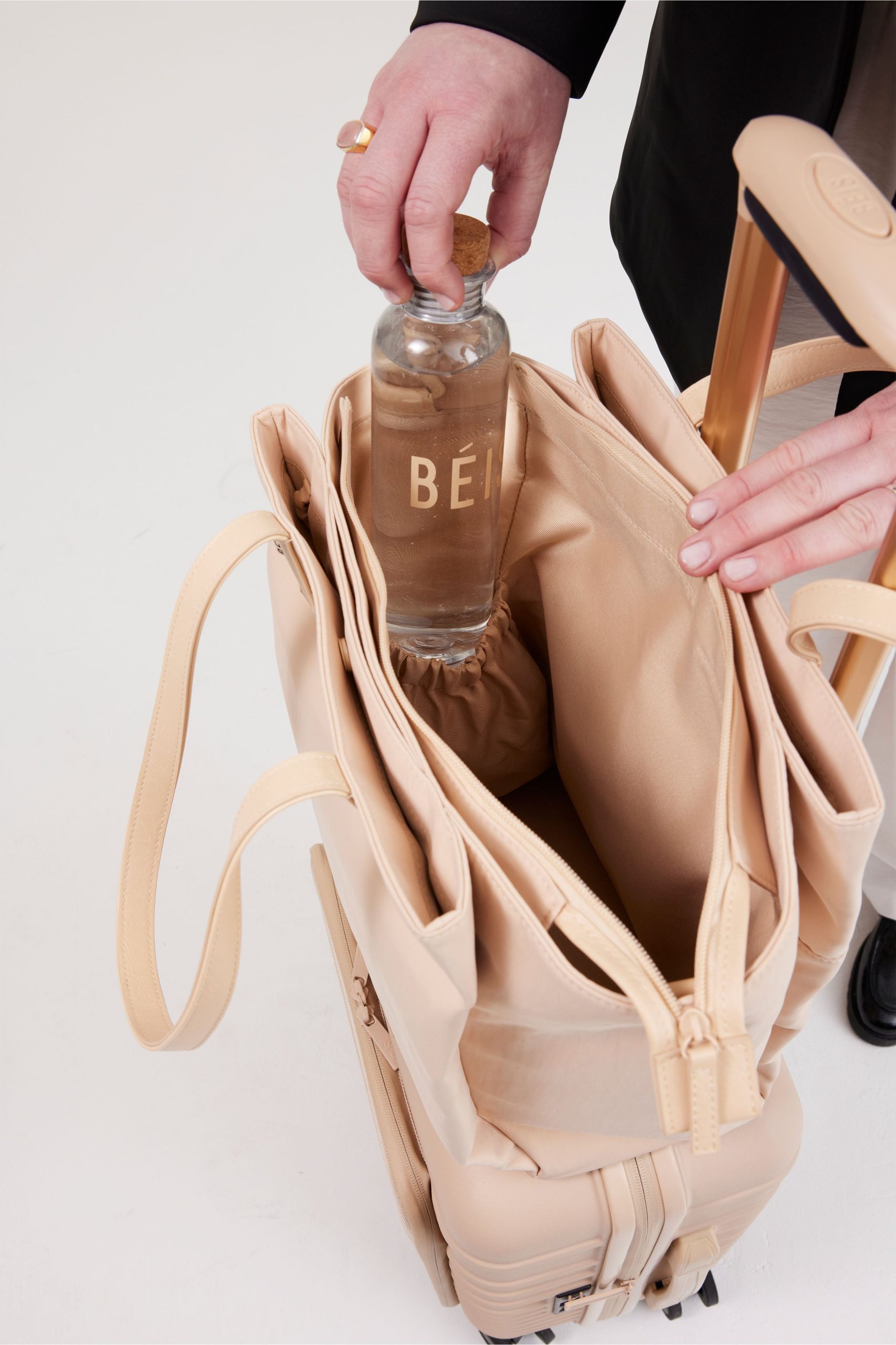 The Commuter Tote in Beige - Image 14
